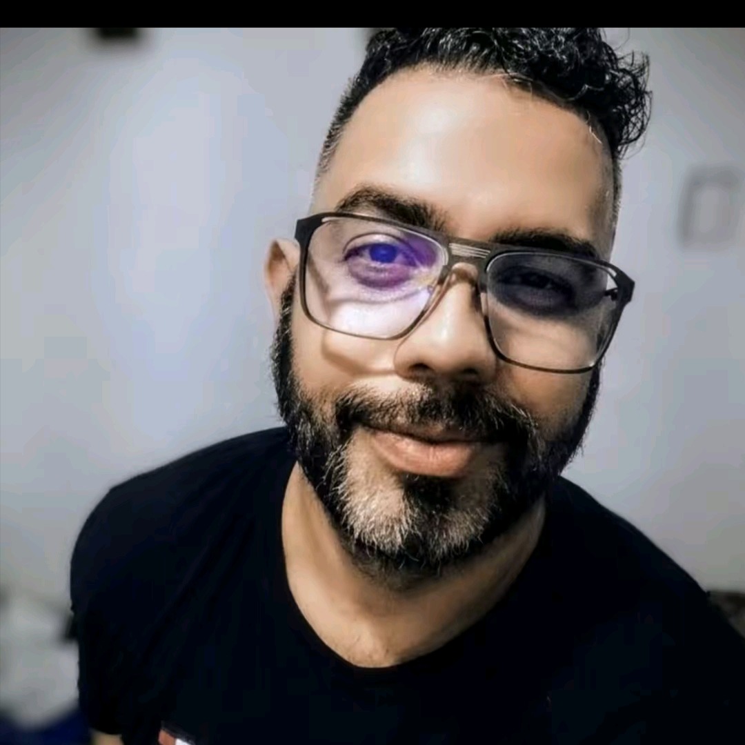 Héctor González